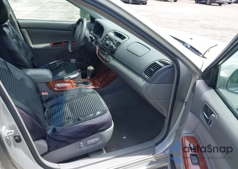 2005 Toyota Camry Xle из США, поврежденный, VIN 4T1BE32K15U075747